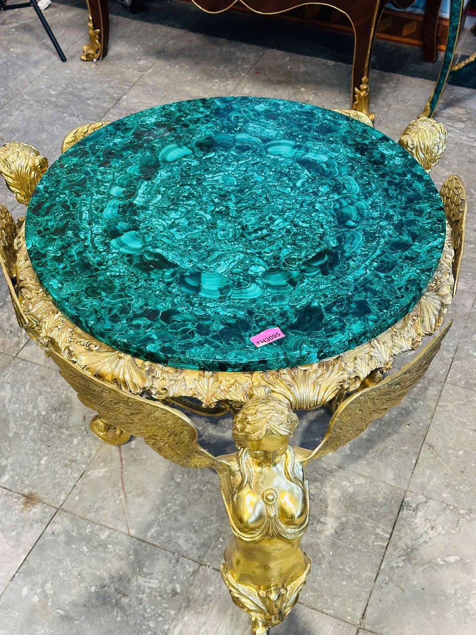 Bàn Ngự Điện Hoàng Gia [TH3095]